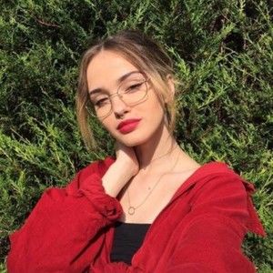 Meet your Posher, Yolanda